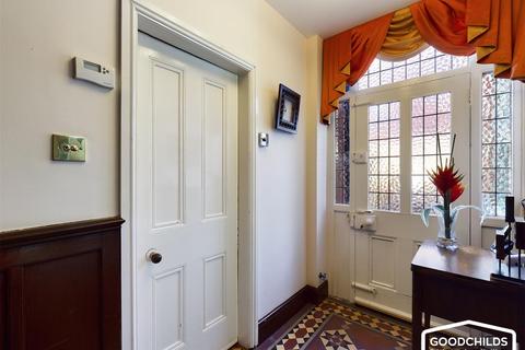 69 Lichfield Road, Bloxwich, Walsall, WS3 3LT
