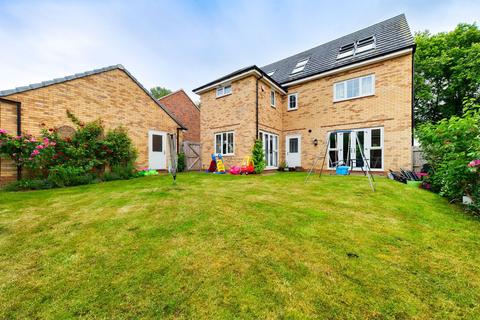 5 bedroom detached house for sale - Cowley Meadow Way, Crick, Northampton NN6 7TY