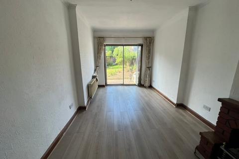 3 bedroom semi-detached house to rent, Kedleston Road, Hall Green