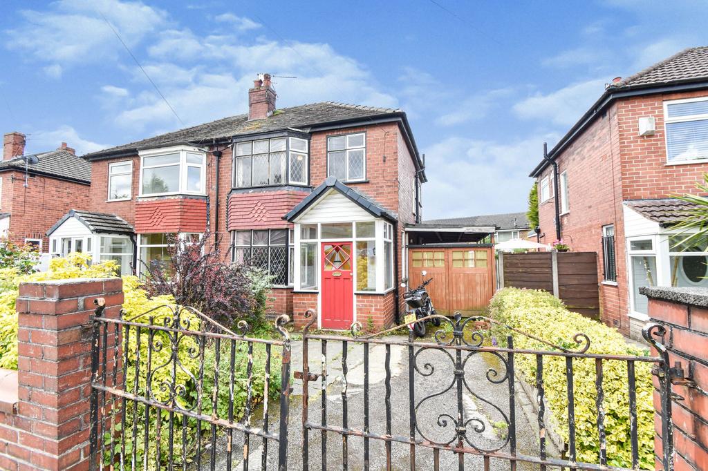Sandy Lane, Prestwich, M25 3 bed semidetached house £230,000