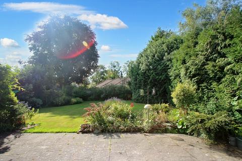 75 Lower Road, Fetcham, Leatherhead, KT22 9HG