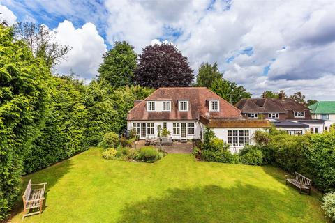 75 Lower Road, Fetcham, Leatherhead, KT22 9HG