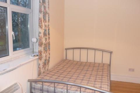 1 bedroom flat to rent, Daisybank Rd, Victoria Park, Manchester. M14 5QP