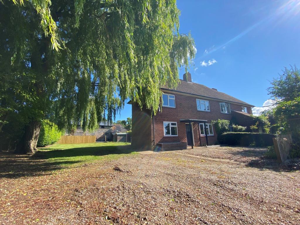 Gt Barton, Suffolk, IP31 3 bed semidetached house £1,100 pcm (£254 pw)
