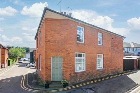 3 bedroom end of terrace house for sale - Mimram Road, Welwyn