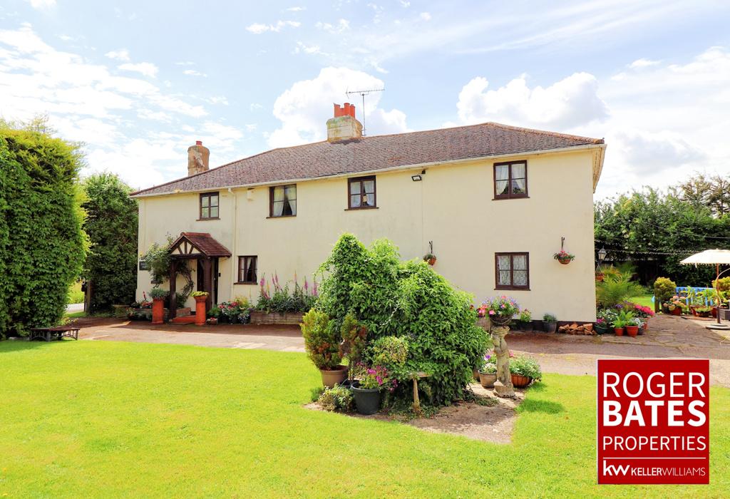 Pantile Farm House, Cranfield Park Road, Wickford, Essex SS12 5 bed