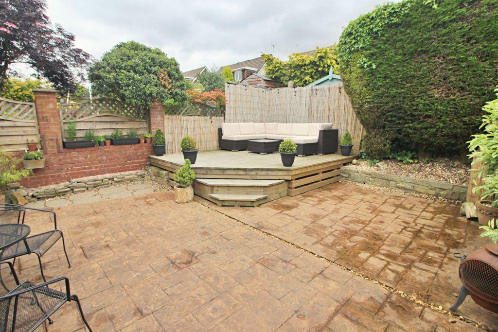 Mercer Crescent, Helmshore BB4 4JJ 3 bed semidetached house £270,000