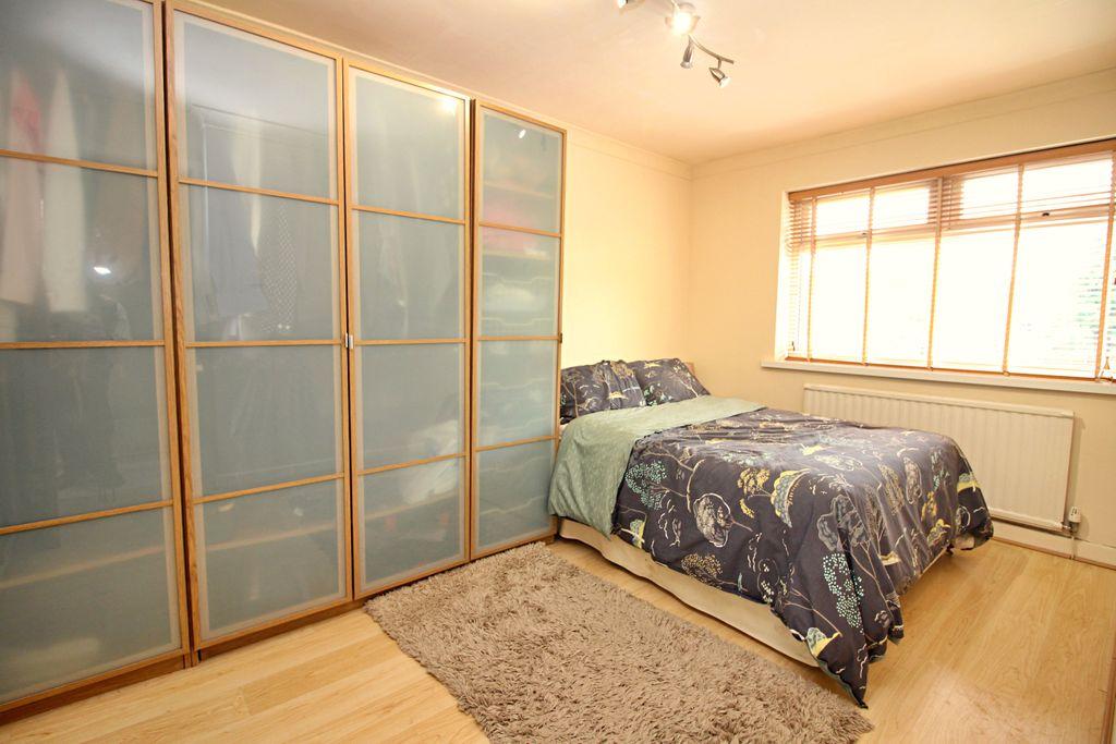 Bedroom 1 (Double)
