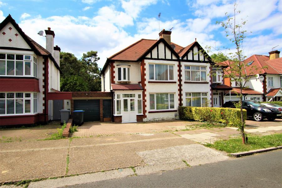 Park Chase, Wembley HA9 8EH 3 bed semidetached house £2,500 pcm (£577 pw)
