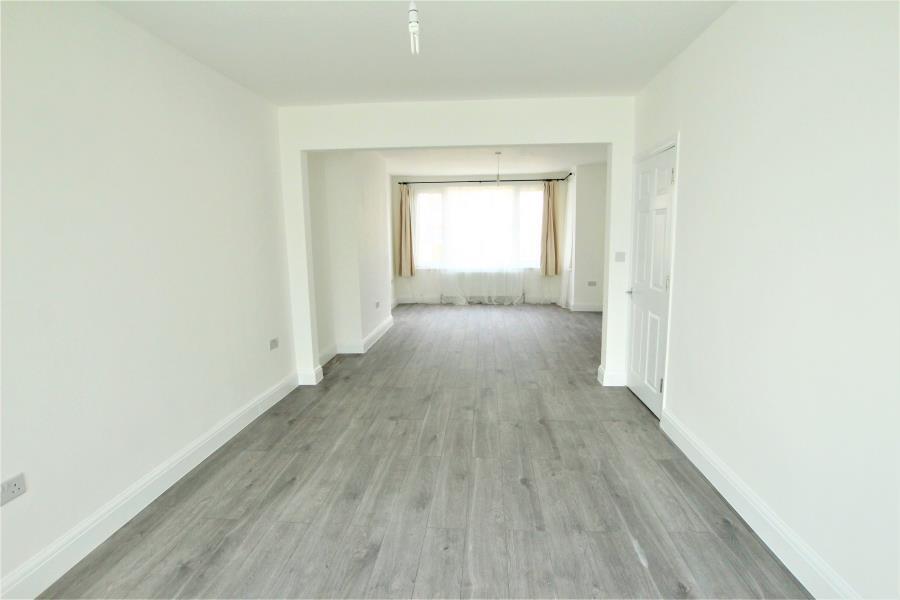 Park Chase, Wembley HA9 8EH 3 bed semidetached house £2,500 pcm (£577 pw)