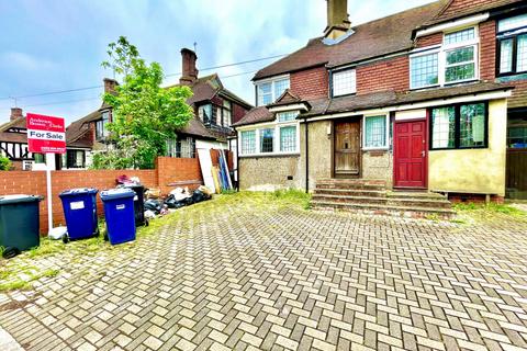 105 Colindeep Lane, London, NW9 6DD