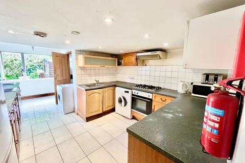 105 Colindeep Lane, London, NW9 6DD