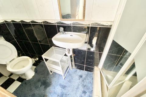 105 Colindeep Lane, London, NW9 6DD