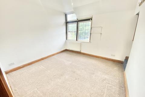 105 Colindeep Lane, London, NW9 6DD