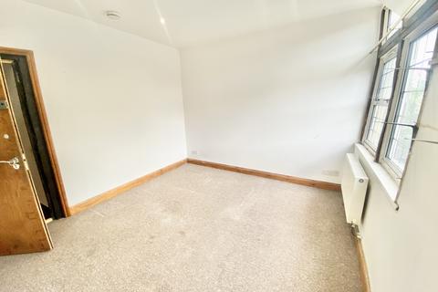 105 Colindeep Lane, London, NW9 6DD
