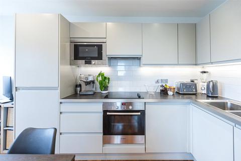 1 bedroom apartment for sale, Holman Road, Battersea, SW11