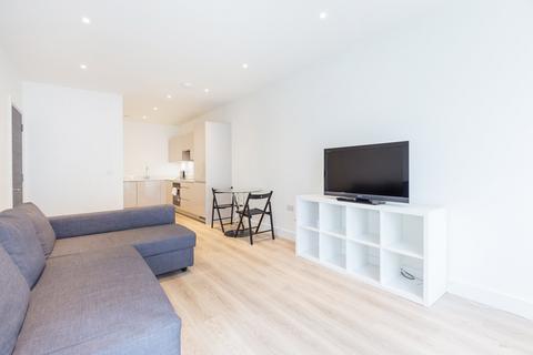 undefined, New Village Avenue, London, E14