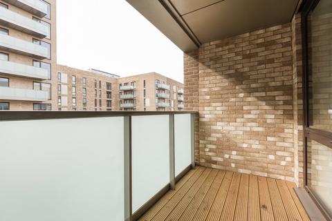 undefined, New Village Avenue, London, E14