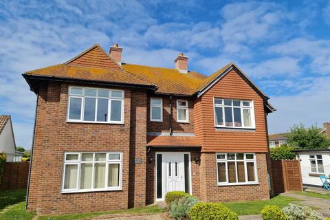 2 bedroom flat to rent, Vincent Road, Selsey