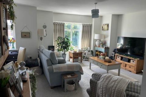 2 bedroom flat to rent, Vincent Road, Selsey