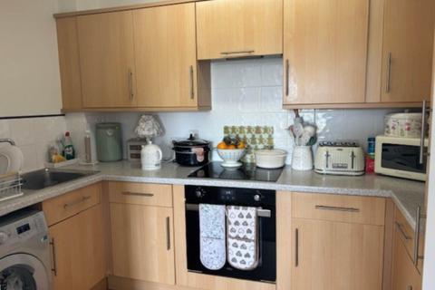 2 bedroom flat to rent, Vincent Road, Selsey