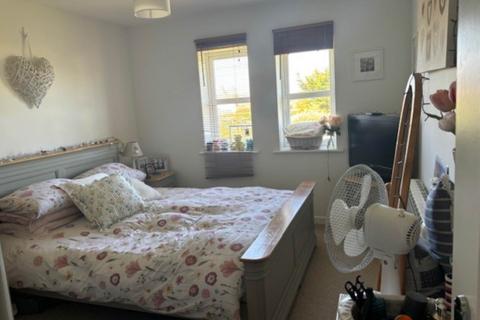 2 bedroom flat to rent, Vincent Road, Selsey