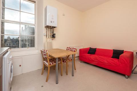 3 bedroom flat to rent, (2f2) Canongate, Royal Mile, Edinburgh, EH8