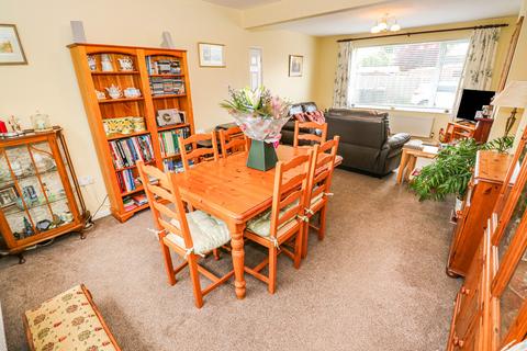 18 Fetherston Crescent, Ryton On Dunsmore, Coventry, CV8 3EZ