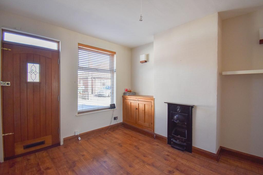 Albion Street, Syston, Leicester 2 bed terraced house £850 pcm (£196 pw)
