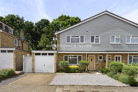 10 Blakes Green, West Wickham, BR4 0RA