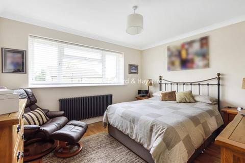 10 Blakes Green, West Wickham, BR4 0RA