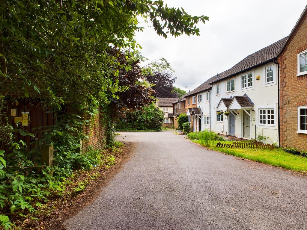 Gander Drive, Rooksdown, Basingstoke... 2 bed terraced house £1,100