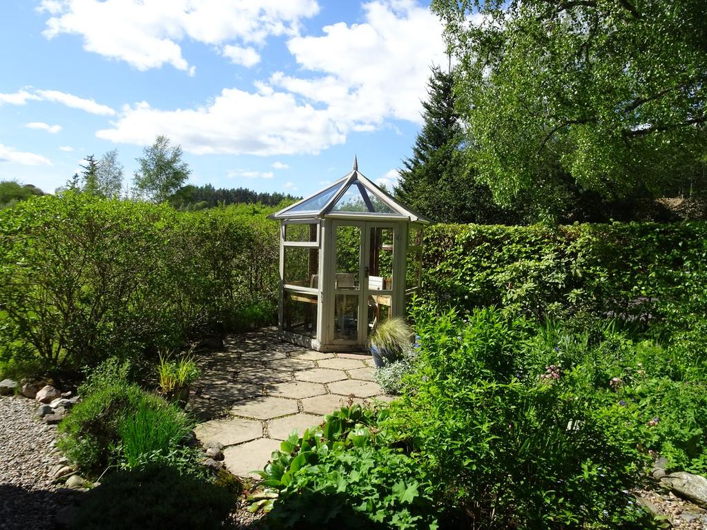 East Mains, Inchmarlo AB31 5 bed detached house £2,000 pcm (£462 pw)