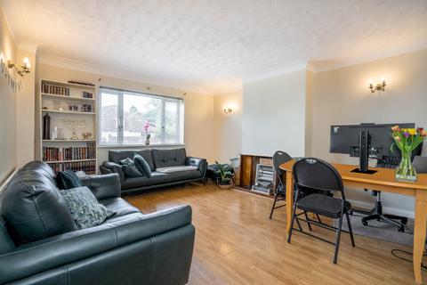 2 bedroom flat to rent - Stonegrove, Edgware, HA8