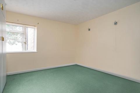 2 bedroom flat to rent, Stonegrove, Edgware, HA8