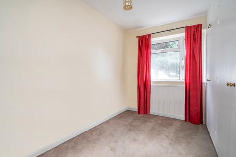2 bedroom flat to rent, Stonegrove, Edgware, HA8