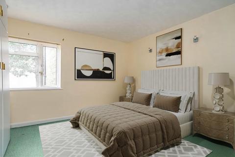 2 bedroom flat to rent, Stonegrove, Edgware, HA8
