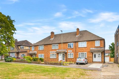 2 bedroom flat to rent, Stonegrove, Edgware, HA8