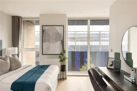3 bedroom maisonette to rent, Greyhound Parade, Wimbledon Grounds, London, SW17