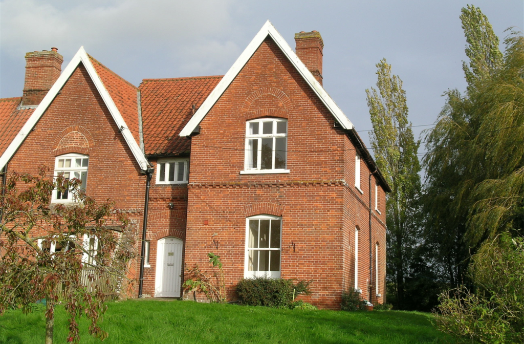 The Street, Fersfield IP22 3 bed end of terrace house £985 pcm (£227 pw)