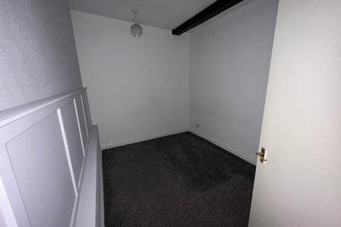 2 bedroom property to rent, Church Street, Spalding