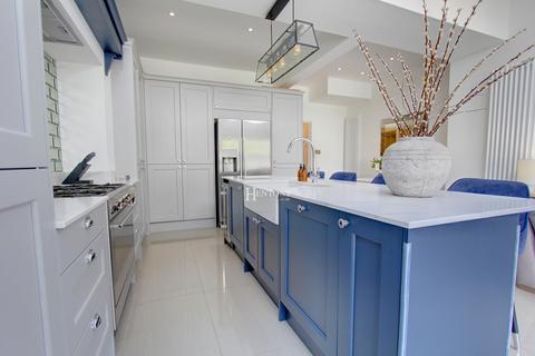 49 Waterloo Gardens, Cardiff, CF23 5AB