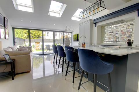 49 Waterloo Gardens, Cardiff, CF23 5AB