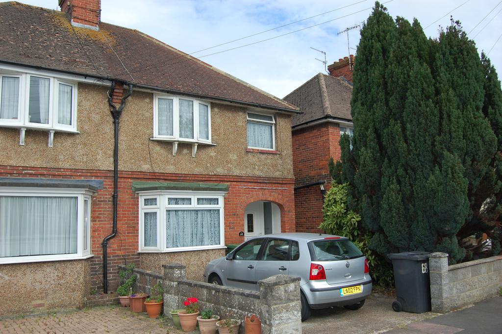 Percival Road, Eastbourne BN22 3 bed semidetached house for sale £