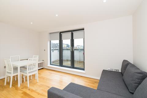 3 bedroom flat to rent, Amisha Court, 161 Grange Road, London , SE1 3GH