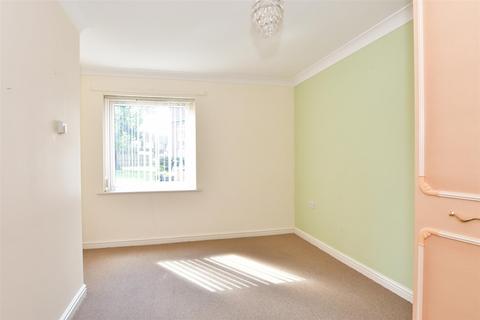1 bedroom ground floor flat for sale, Barnado Drive, Barkingside, Ilford, Essex