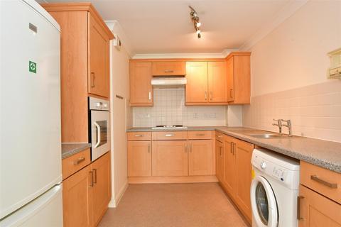 1 bedroom ground floor flat for sale - Barnado Drive, Barkingside, Ilford, Essex