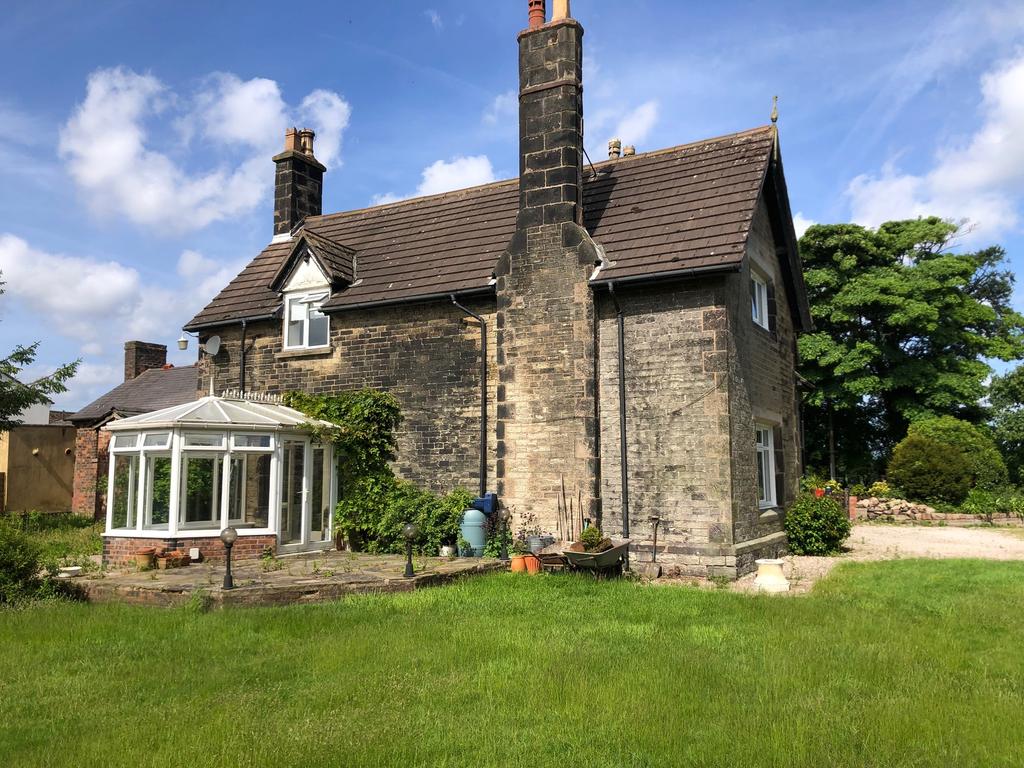Intake Lane, Bickerstaffe L39 4 bed farm house £1,500 pcm (£346 pw)