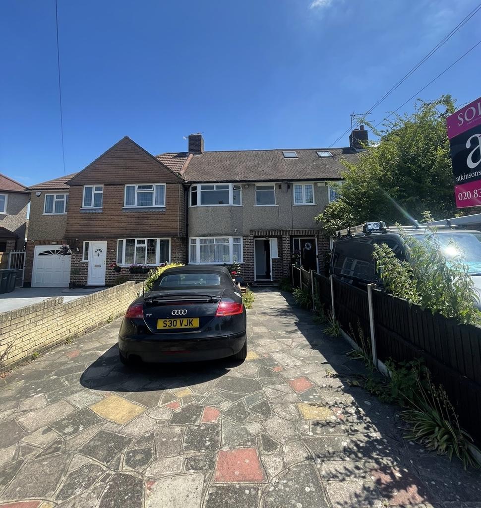 Enfield Town, EN1 3 bed terraced house £1,850 pcm (£427 pw)