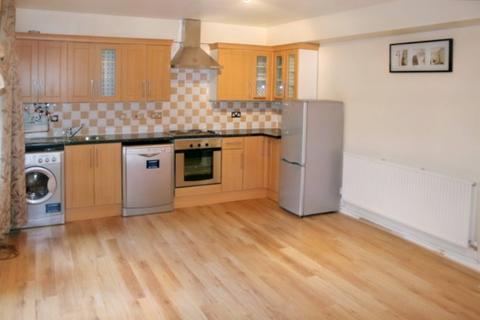 4 bedroom flat to rent - Castlecombe Drive, London SW19
